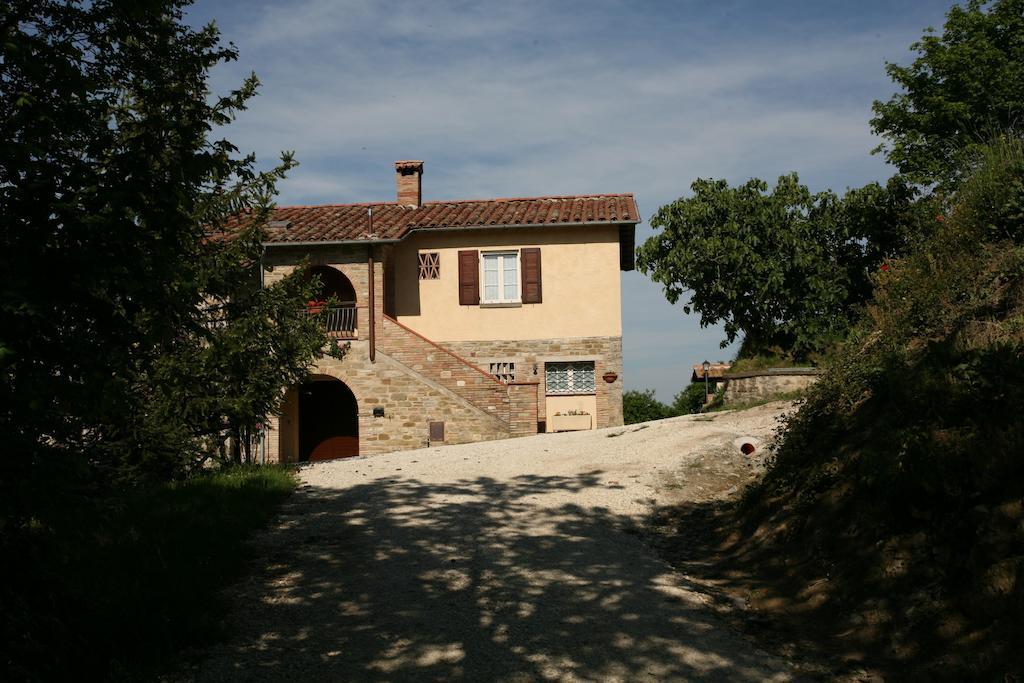 Agriturismo Caiburroni Pietralunga  Luaran gambar