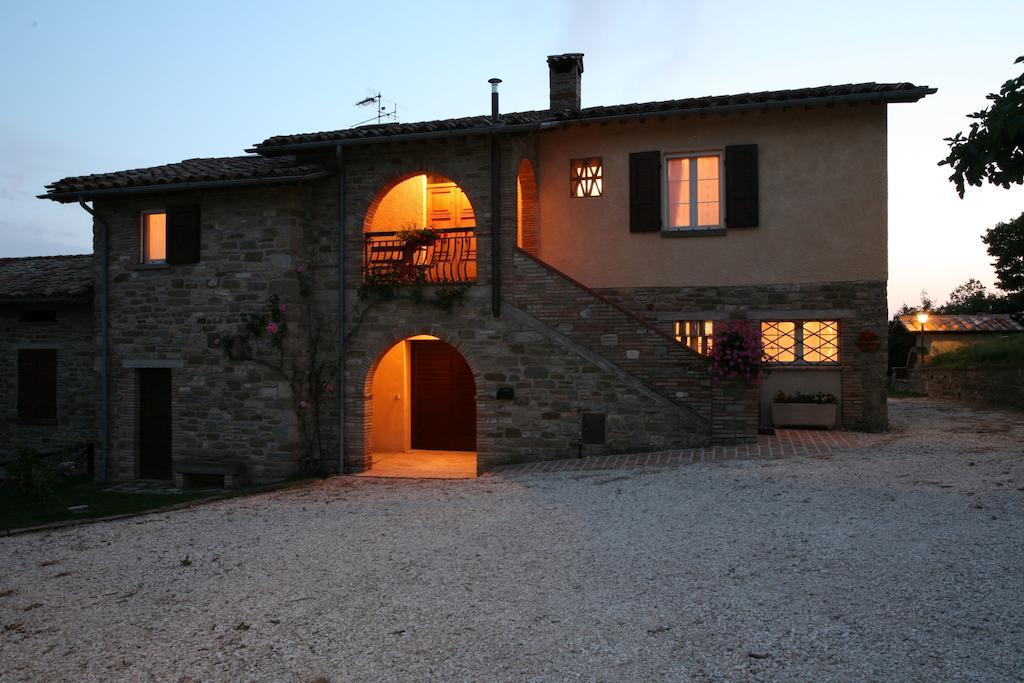 Agriturismo Caiburroni Pietralunga  Luaran gambar